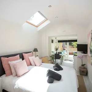 https://studio-84.zandvoort-hotels.com